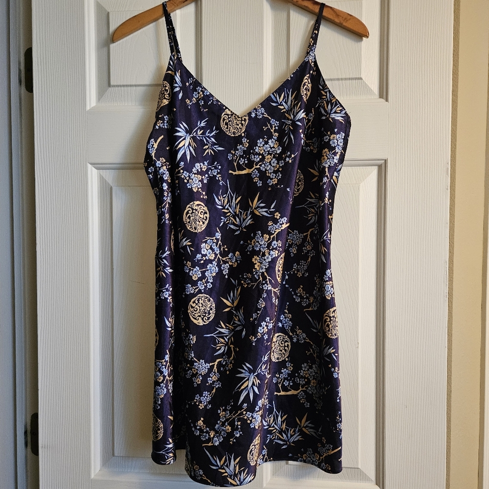 AUGUST SILK Intimates Size M. Navy w lotus flower print. Pajamas Lounge Sleep